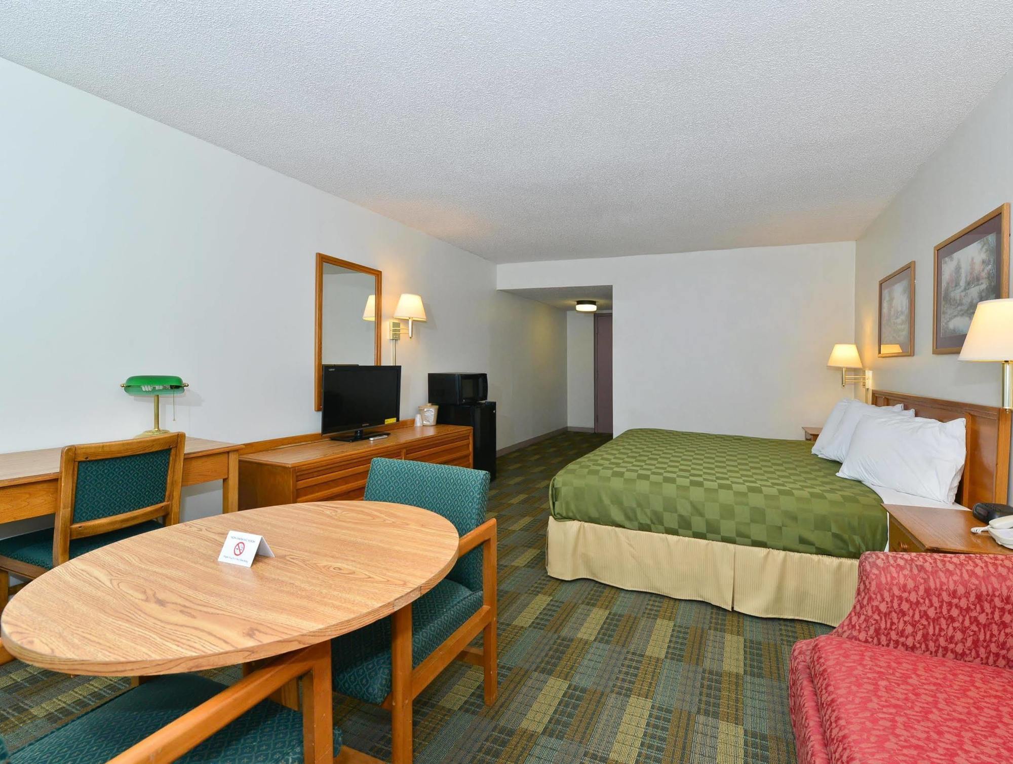 Red Roof Inn Marion, Va מראה חיצוני תמונה